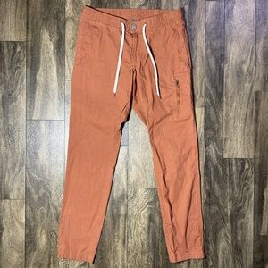 Vuori Climber Pants Mens Size Medium Rust DuraTerra Ripstop Slim Tapered V412